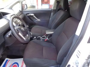 Toyota Verso bild 15