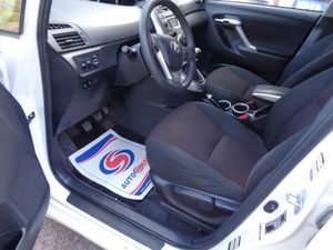 Toyota Verso bild 13