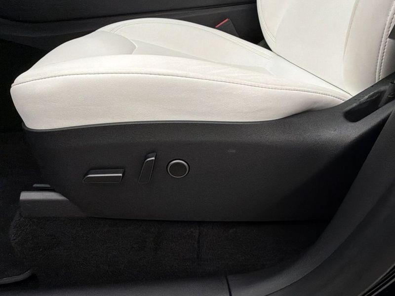 Tesla Model Y bild 14