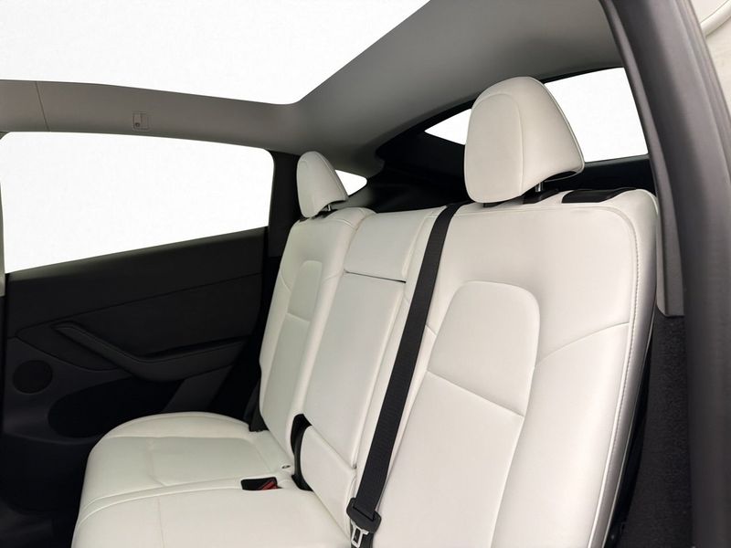 Tesla Model Y bild 29