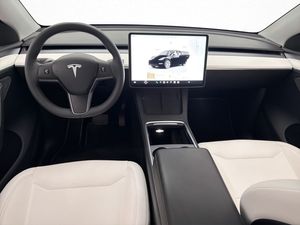 Tesla Model Y bild 15