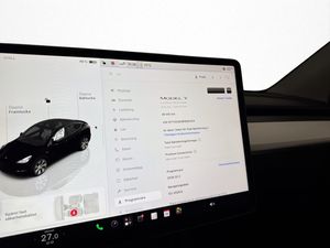 Tesla Model Y bild 23