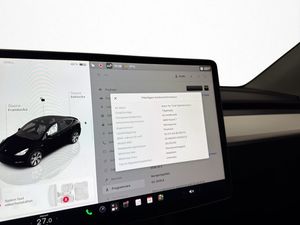 Tesla Model Y bild 24