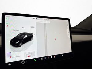 Tesla Model Y bild 19