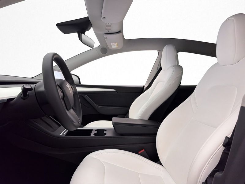 Tesla Model Y bild 12