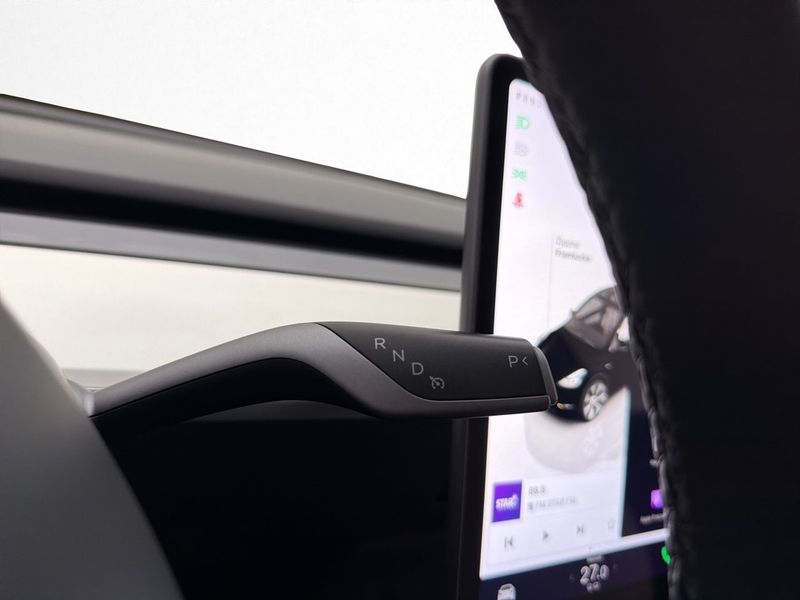 Tesla Model Y bild 17