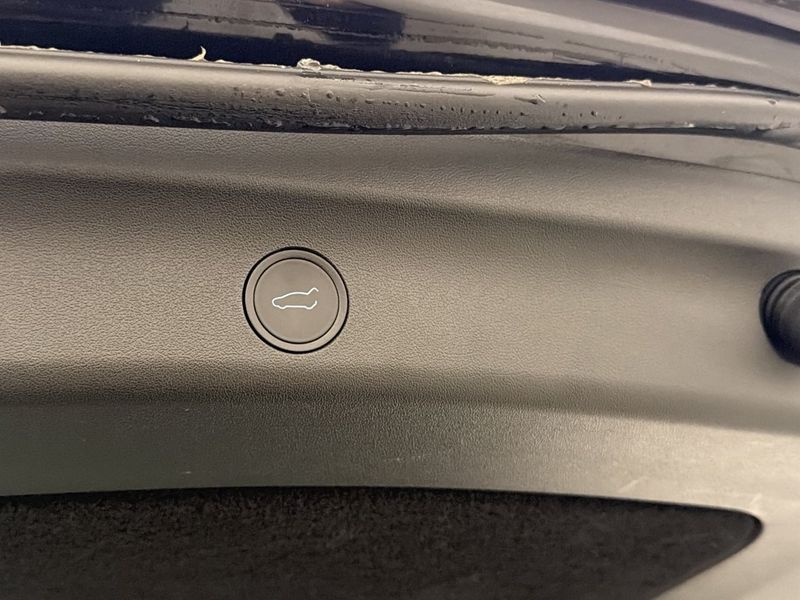 Tesla Model Y bild 31