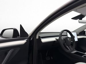 Tesla Model Y bild 11