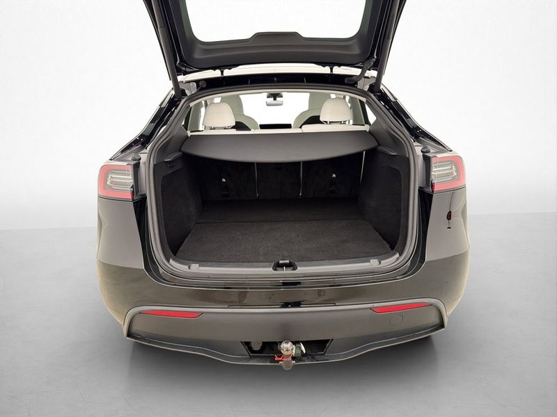 Tesla Model Y bild 30