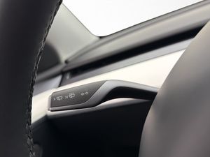 Tesla Model Y bild 16