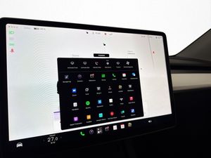 Tesla Model Y bild 25