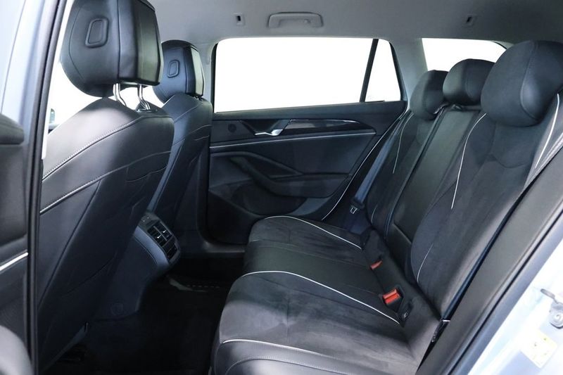 Volkswagen Passat bild 8