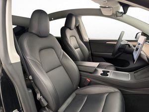 Tesla Model Y bild 13