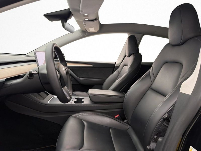 Tesla Model Y bild 10