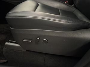 Tesla Model Y bild 28