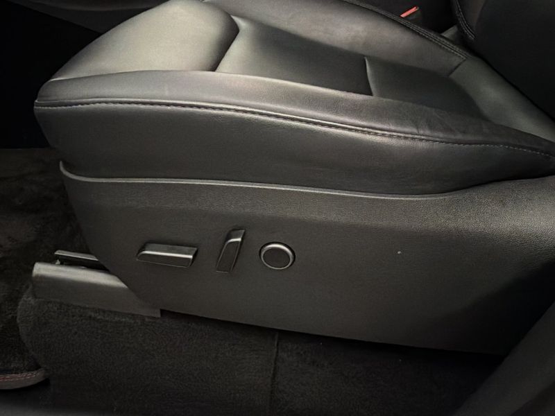 Tesla Model Y bild 28