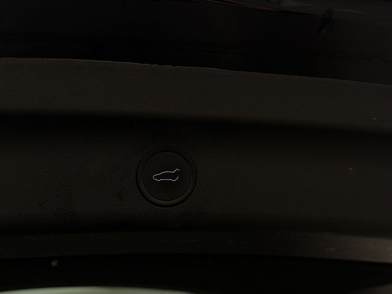 Tesla Model Y bild 29