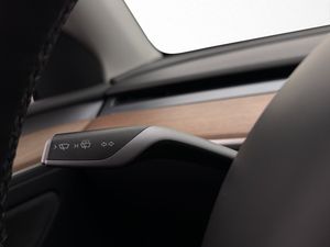 Tesla Model Y bild 27
