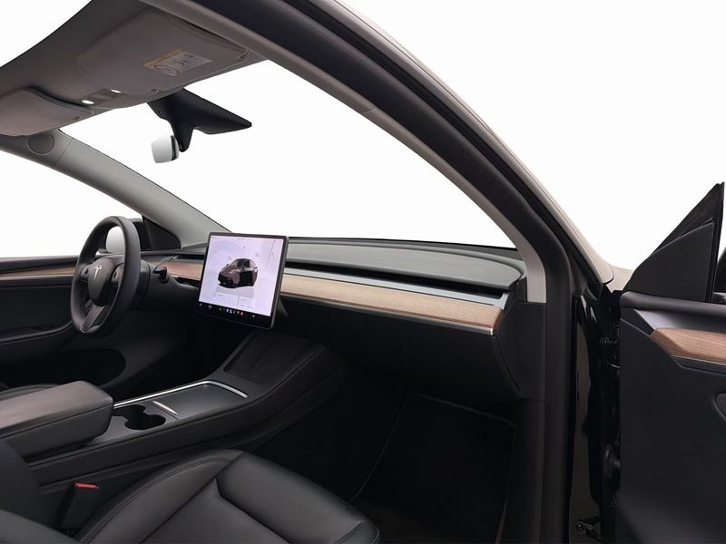 Tesla Model Y bild 14