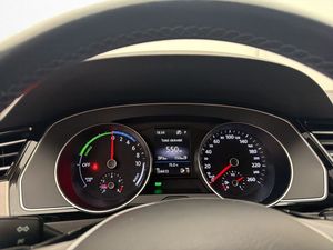 Volkswagen Passat bild 15