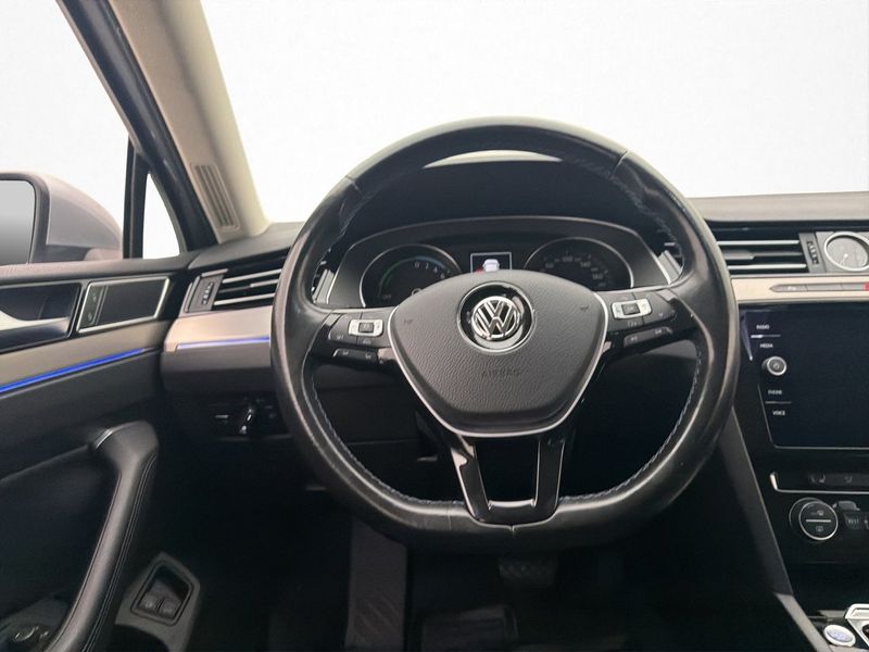 Volkswagen Passat bild 10