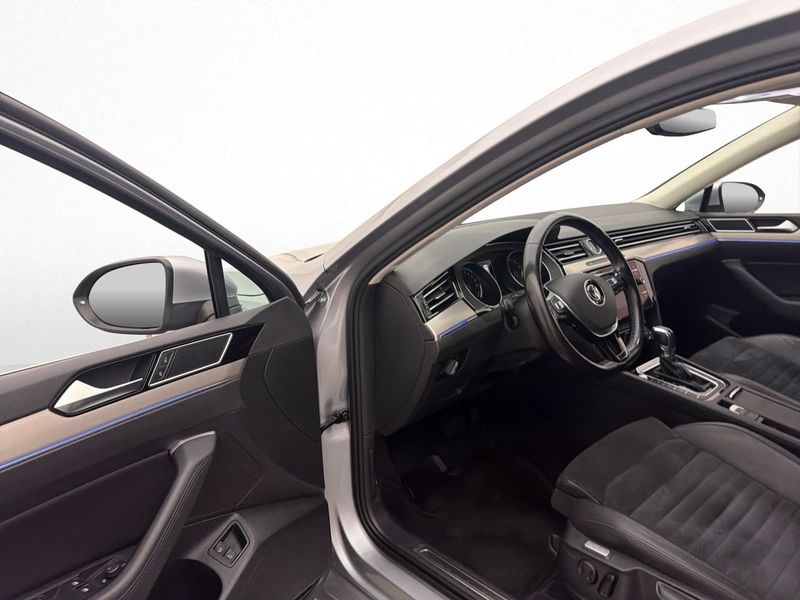 Volkswagen Passat bild 8