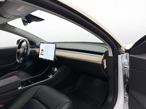 Tesla Model 3 bild 26