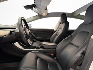 Tesla Model 3 bild 12