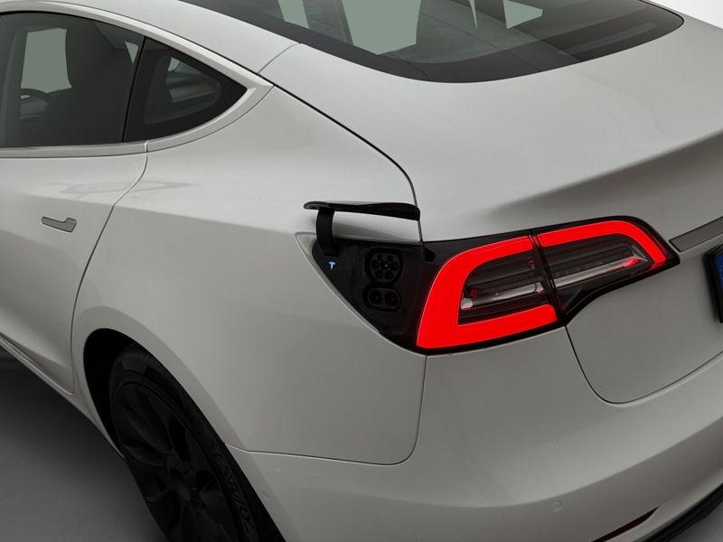 Tesla Model 3 bild 33