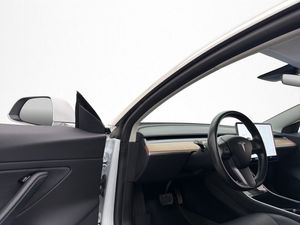 Tesla Model 3 bild 10