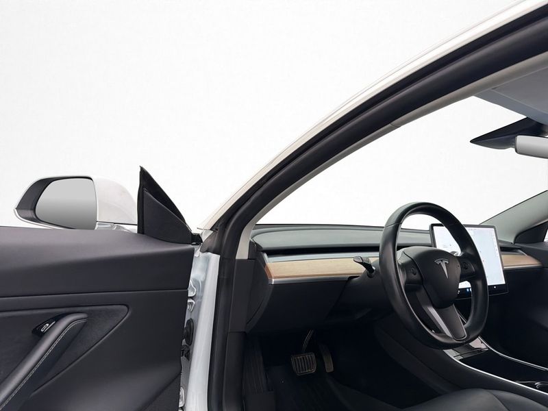 Tesla Model 3 bild 10