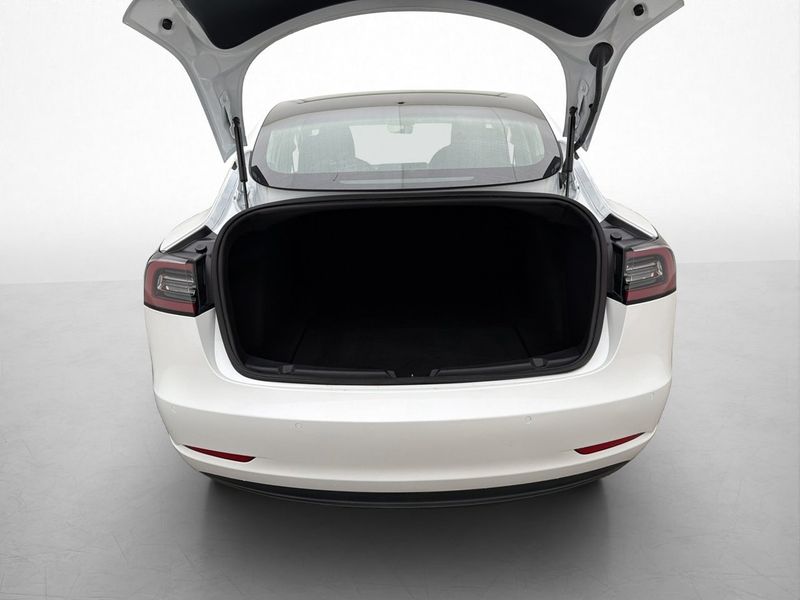 Tesla Model 3 bild 24