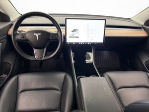 Tesla Model 3 bild 13
