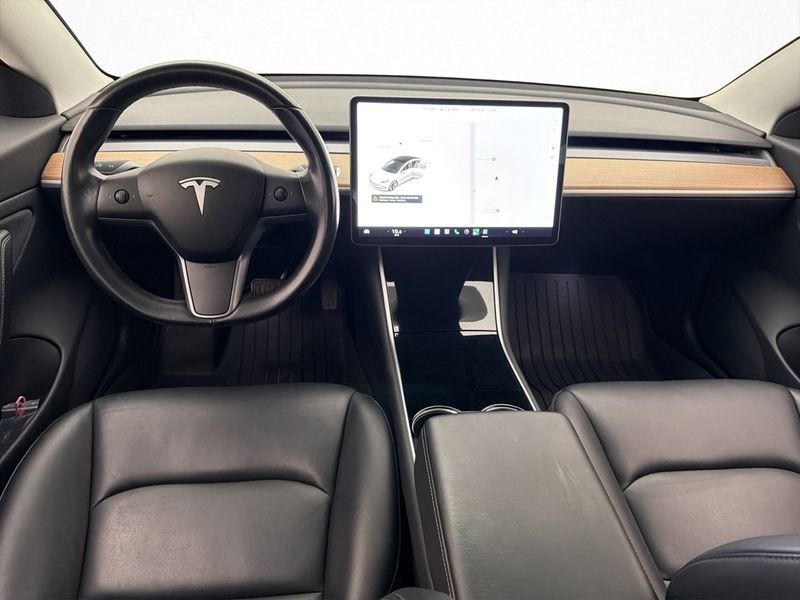 Tesla Model 3 bild 13