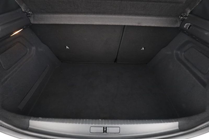 Peugeot 208 bild 18