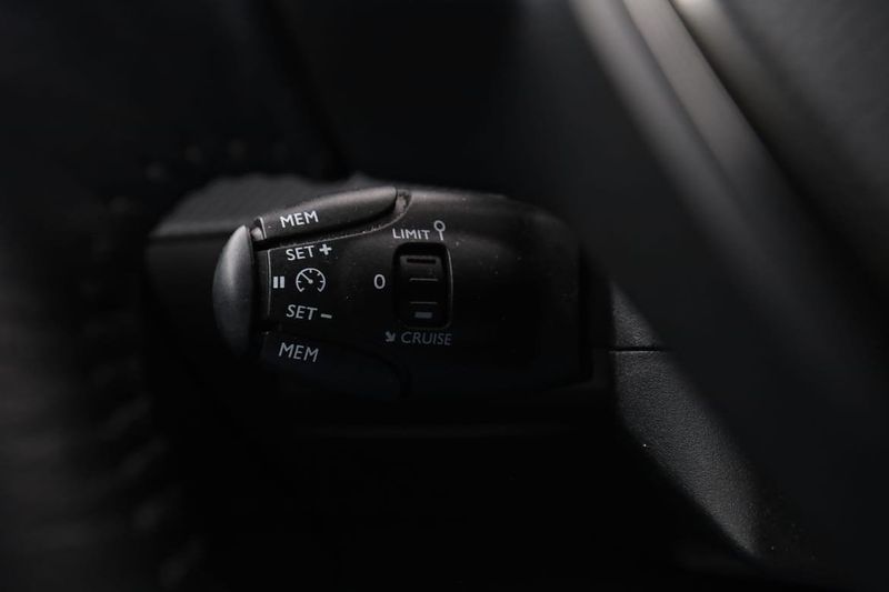 Peugeot 208 bild 31