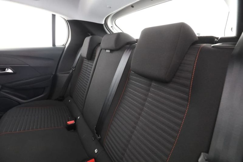 Peugeot 208 bild 15
