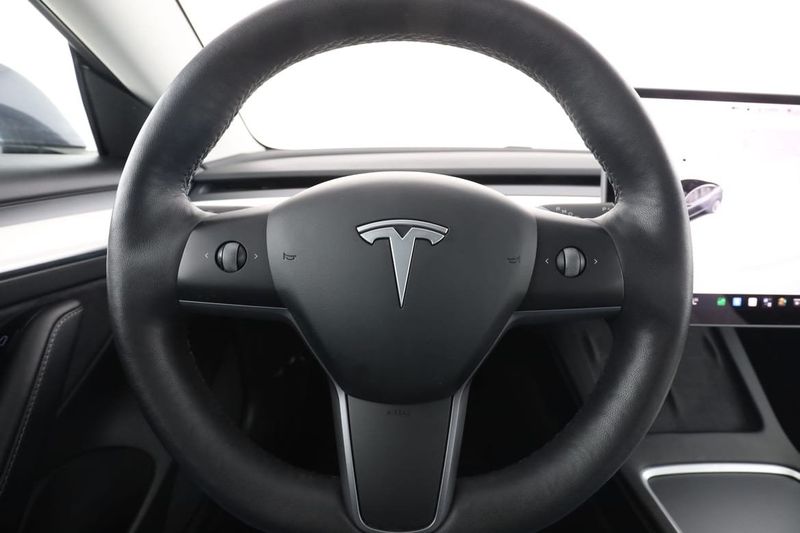Tesla Model 3 bild 19