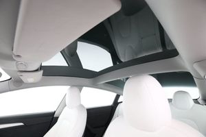 Tesla Model 3 bild 32