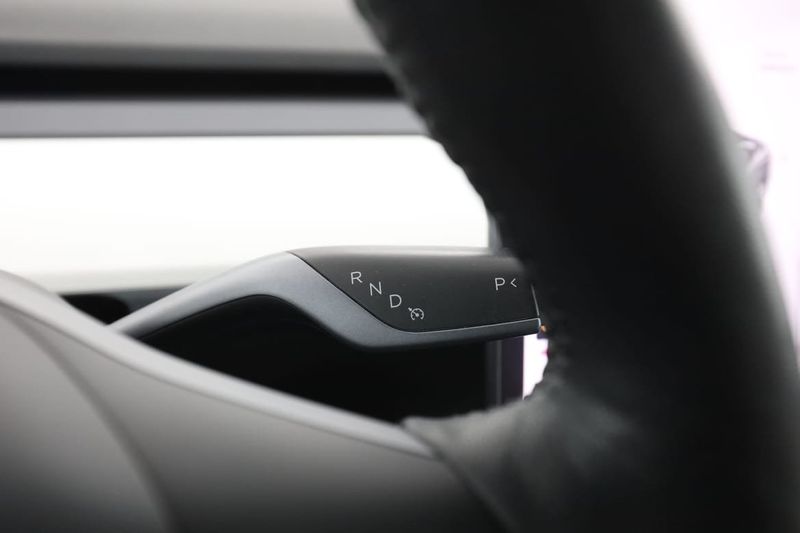 Tesla Model 3 bild 29
