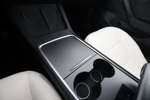 Tesla Model 3 bild 25