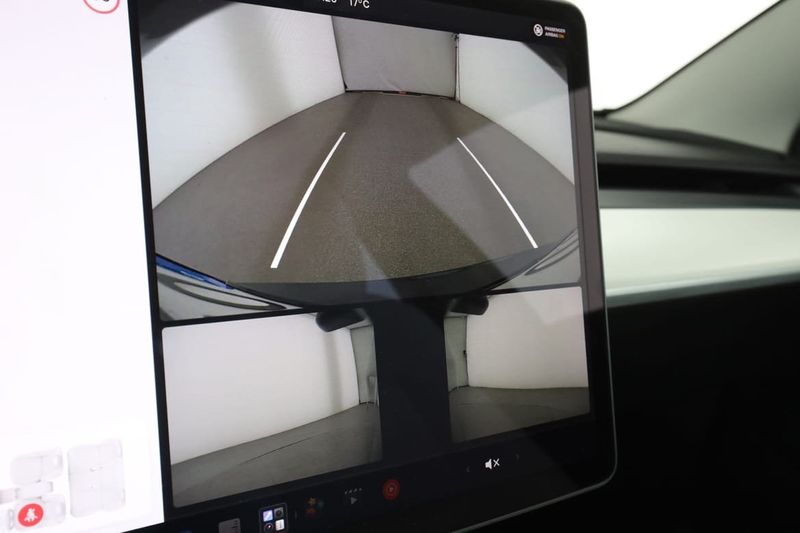 Tesla Model 3 bild 23