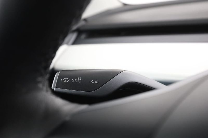Tesla Model 3 bild 30