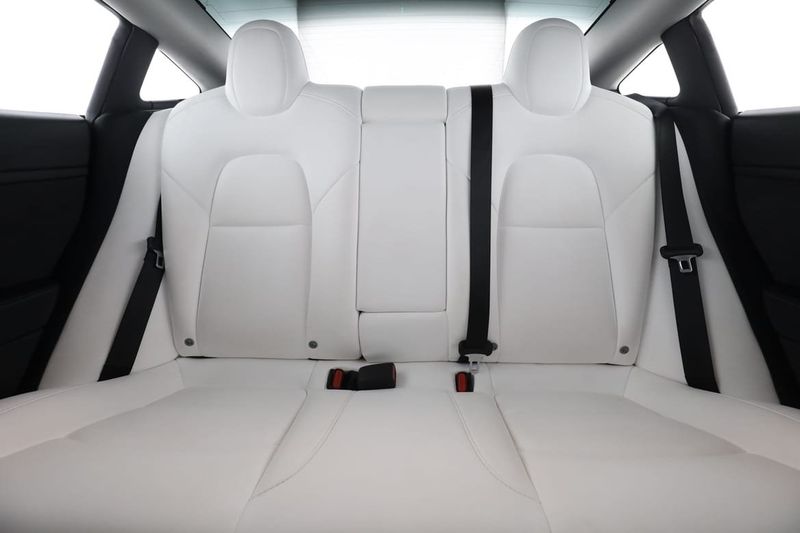 Tesla Model 3 bild 16