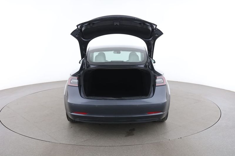 Tesla Model 3 bild 17