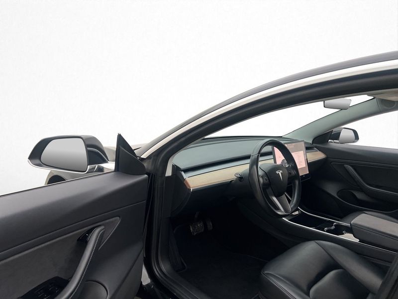 Tesla Model 3 bild 11