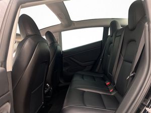 Tesla Model 3 bild 31