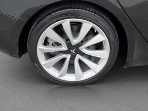 Tesla Model 3 bild 35