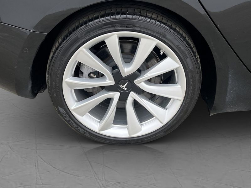 Tesla Model 3 bild 35