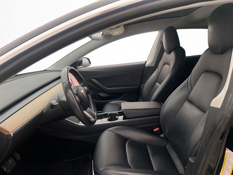 Tesla Model 3 bild 12
